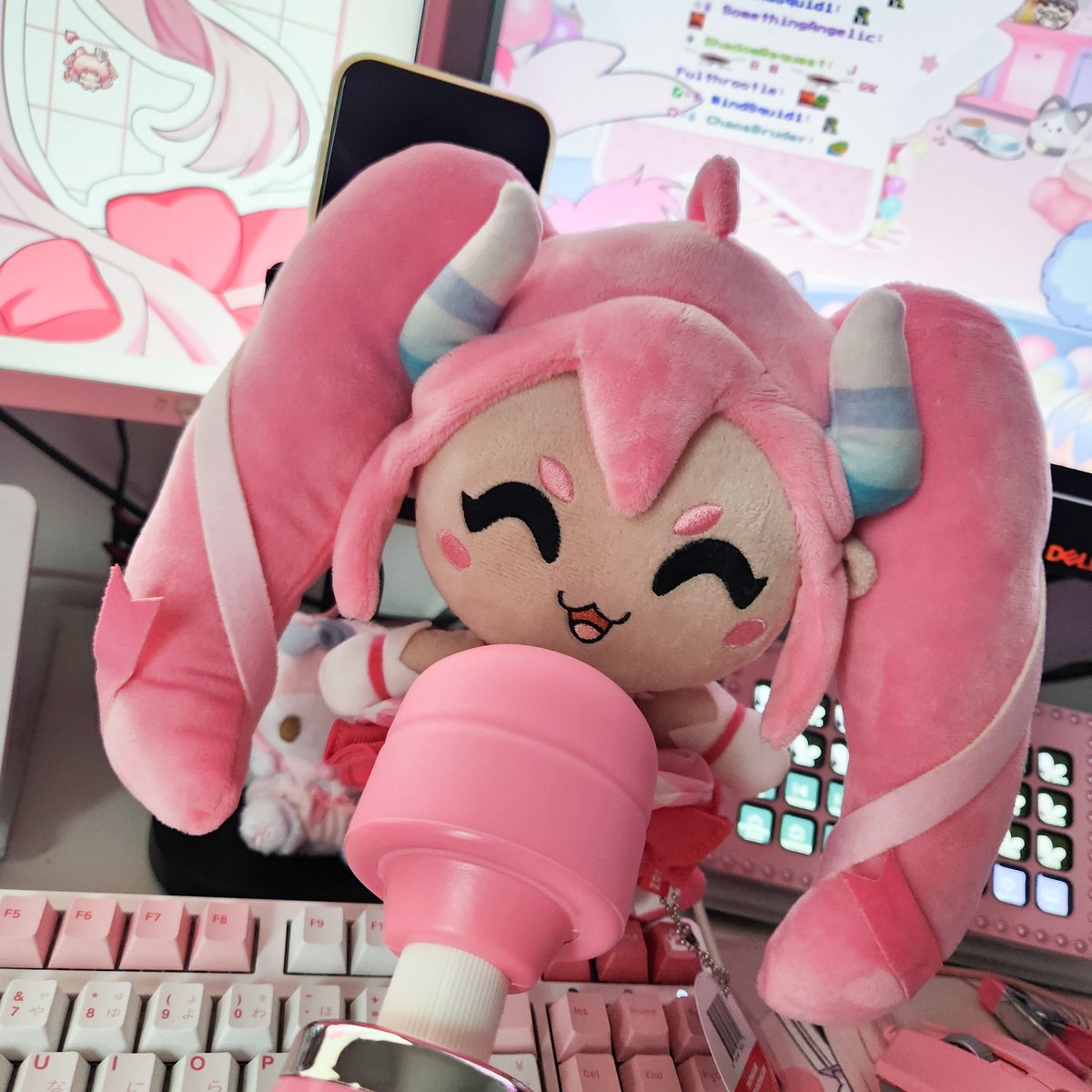 himeko's tweet image. she's singing!! ^w^ #chibmin