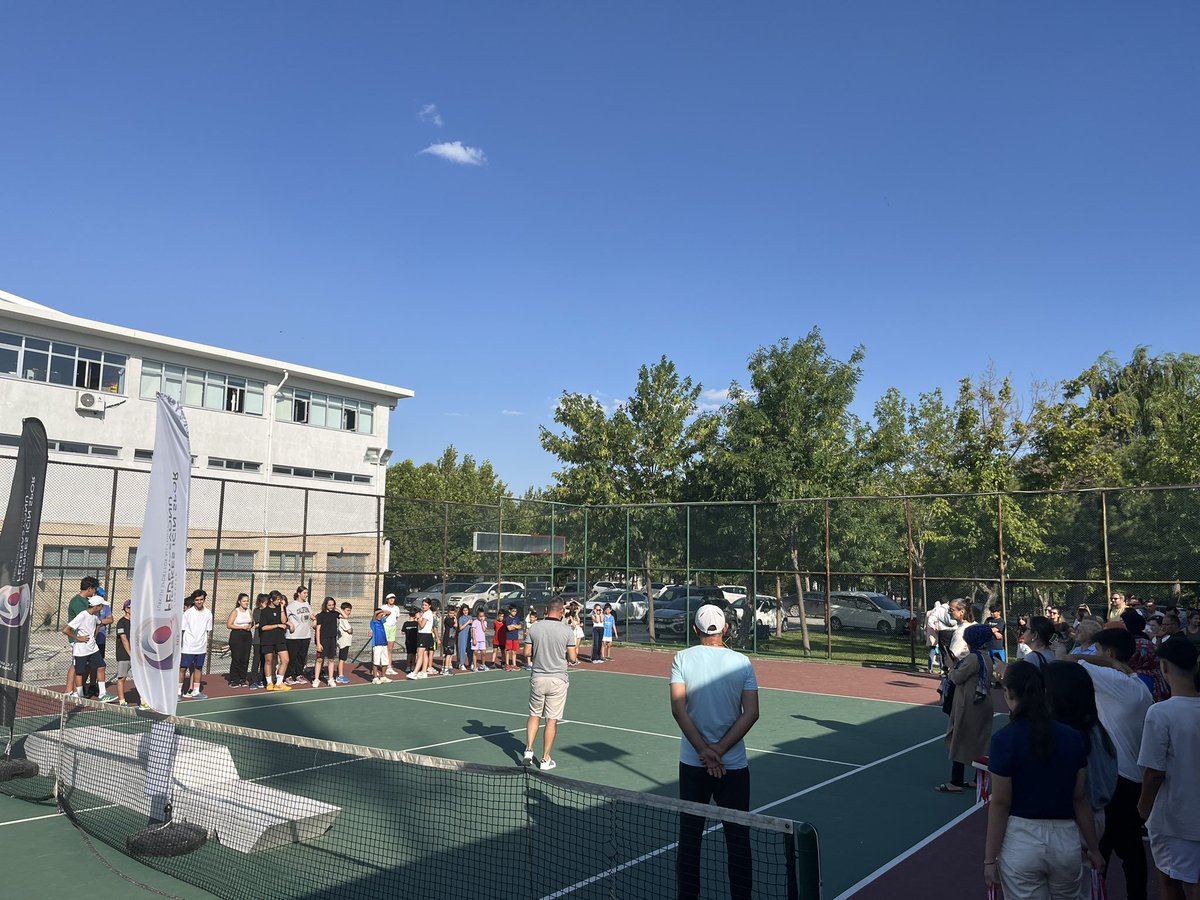 TTFKONYAA's tweet photo. Konya Tenis İl Temsilciliği faaliyet programında yer alan "15 Temmuz Şehitleri Anma Tenis Turnuvası" Selçuklu Dumlupınar Tenis Kortları’nda düzenlendi. 
15-19 Temmuz 2024 tarihleri arasında yoğun bir katılım sağlandı tüm sporcularımızı tebrik ediyorum🎾👏🏻👏🏻 https://t.co/qGhuzV3ZJa