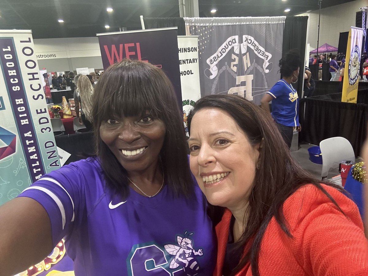 OneGoalGraduate's tweet photo. We were happy to join thousands of families at the annual Back To School Bash by #AtlantaPublicSchools (@apsupdate). We're excited to support 1400 students across 16 schools in the area this upcoming school year! ๐ #APSBash https://t.co/ofzhqxtE11