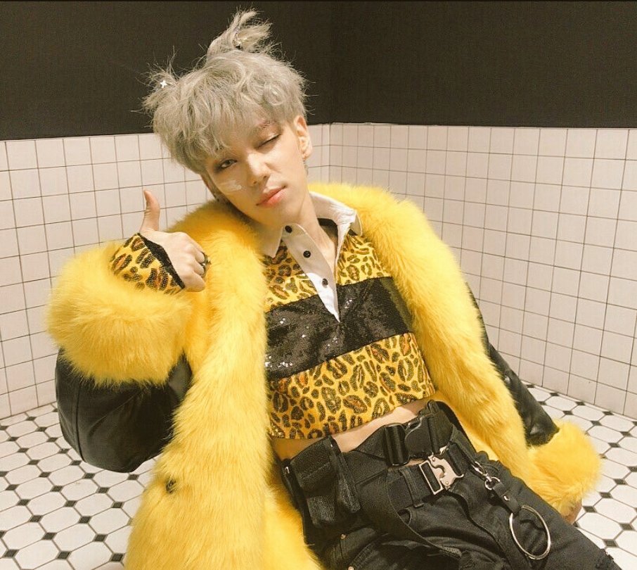 briers513's tweet photo. 🐝 🧡 👀
This 'bumble-BK' moment was the reason I started stanning @official_ACE7...my friend showed me the Undercover mv and it was all over from there. I'm so glad I was finally able to see #ACE in concert after all this time! ❤️💙💜🧡💛
#에이스 #ChoiceSelcaDay https://t.co/cCMrx90uBy