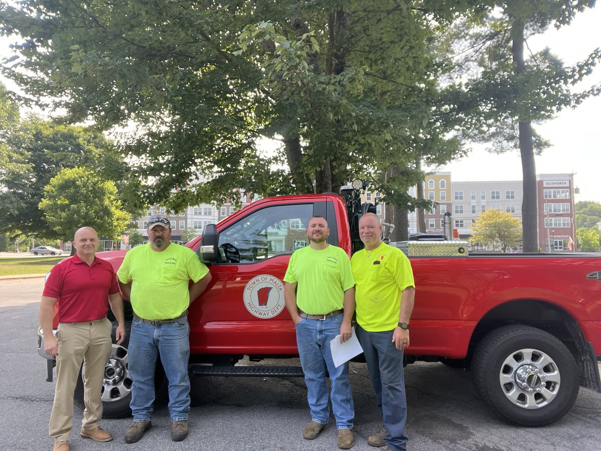 Teamsters294's tweet photo. Field Representative Benjie Dwyer was at the Town of Malta today for contract negotiations with members at the Highway Department! @Quacky294 @KoniszewskiStan @TeamsterHughes #UnionContracts https://t.co/N52rFK5T6l