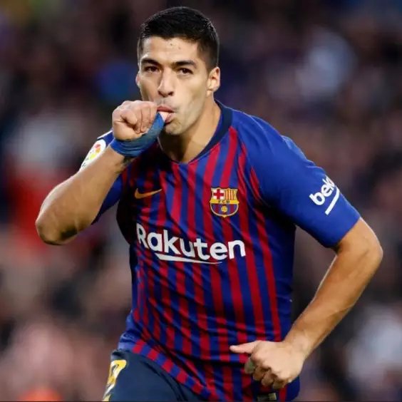 centralfbpaG's tweet photo. Tivemos Luis Suarez 
Temos agora Braithwaite 
Teremos ....

Seja bem vindo ao Grêmio 2026, ROBERT LEWANDOWSKI https://t.co/wk7ogp2L2X