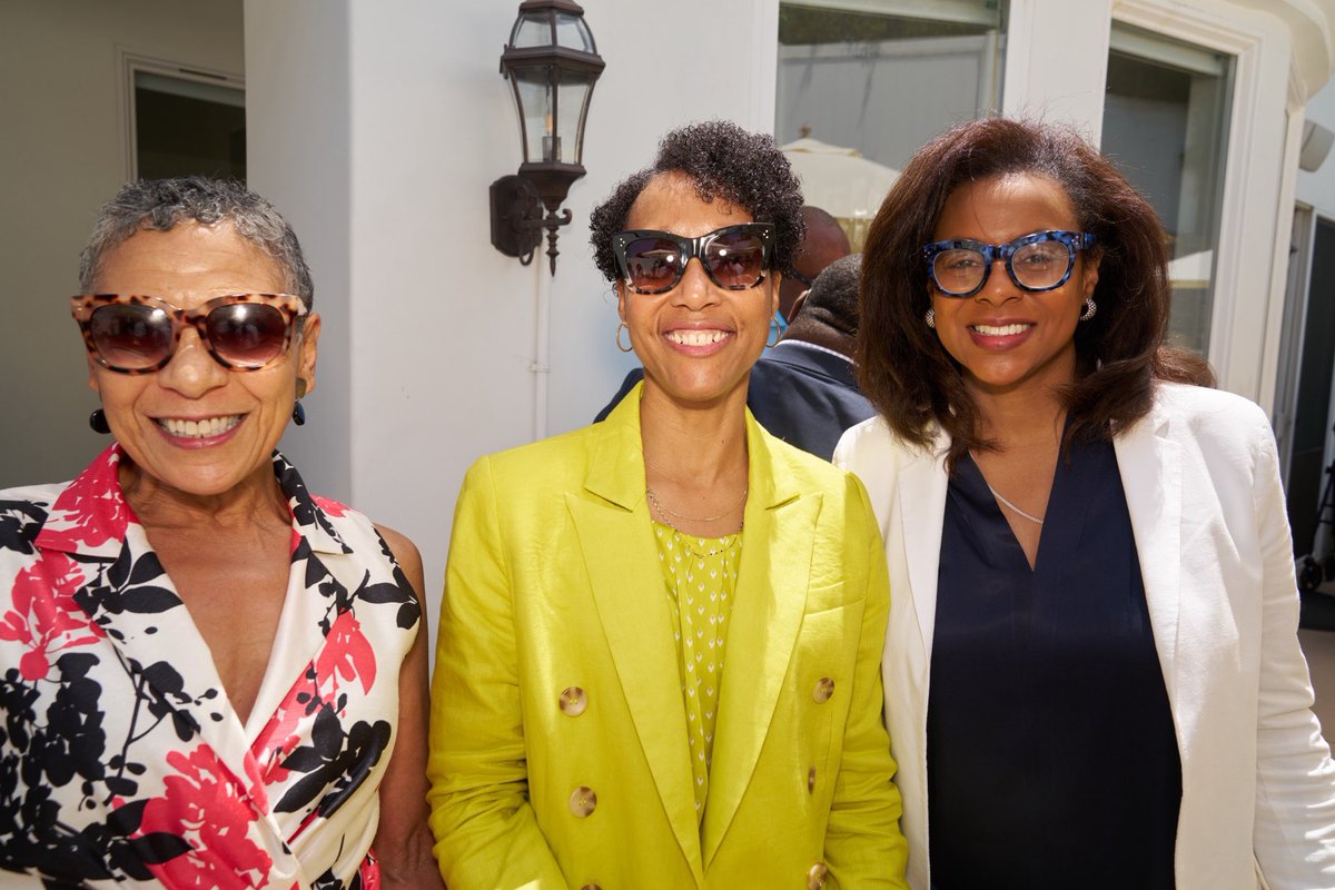 lacivilrights's tweet photo. Weingart President &amp; CEO Joanne Jackson with Commission on Civil Rights Commissioner Mary Lee and LA Civil Rights Executive Director Capri Maddox ☀️@Weingart_Fnd  #DaysofDialogue #Service https://t.co/OW1o93HtuM