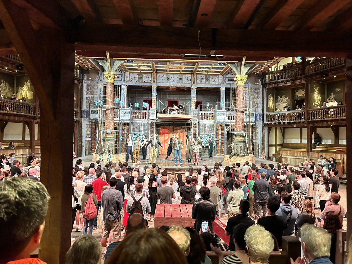 beckylucydell's tweet photo. STUNNING performance of Richard III at @The_Globe tonight 🤩 🫶🏽 

Michelle Terry was jaw dropping as Richard, and a wonderful ensemble cast too. Chillingly Trumpian 😱🤯 but Brava 👏🏽👏🏻👏🏿

In a world where you can be anything, be a Richmond not a Richard 👑💜 #moreincommon https://t.co/RAxNJWGF1W