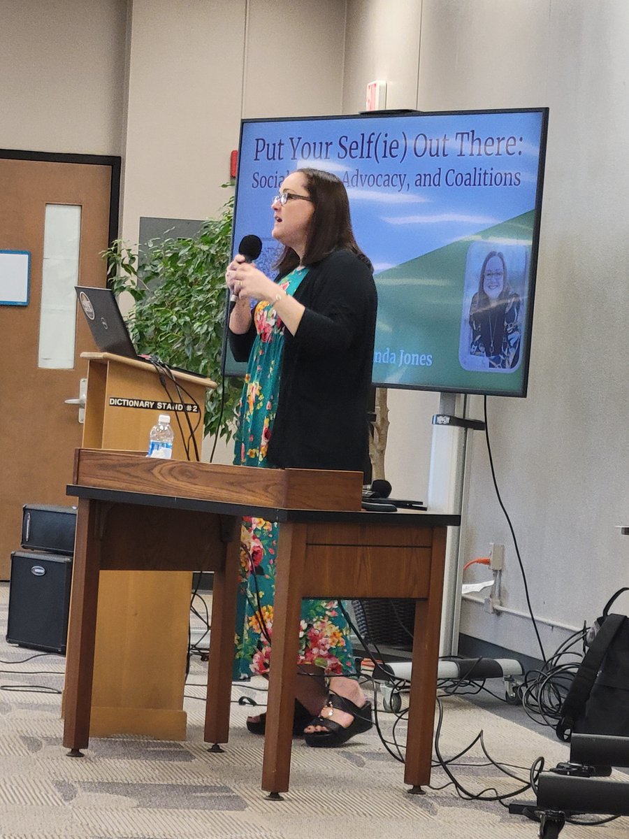 slimnews's tweet photo. Thanks to all who attended our 2024 Summer Institute! Amanda Jones shared her experiences as a small town school librarian, teaching attendees how she combats book bans, advocates for her library in online spaces, and builds coalitions to affect real change in her community. https://t.co/8mYoVf5VhP