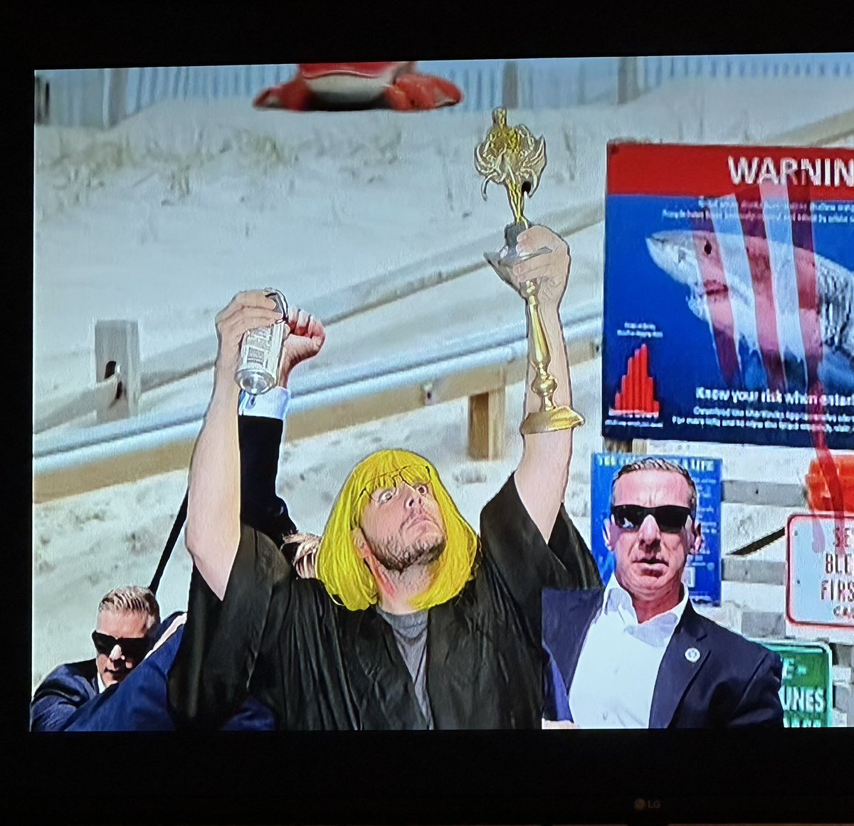 KristenTutas's tweet photo. @auntiedebbb I had to rewind to see this hidden gem 😂 https://t.co/zczQ31UuMs