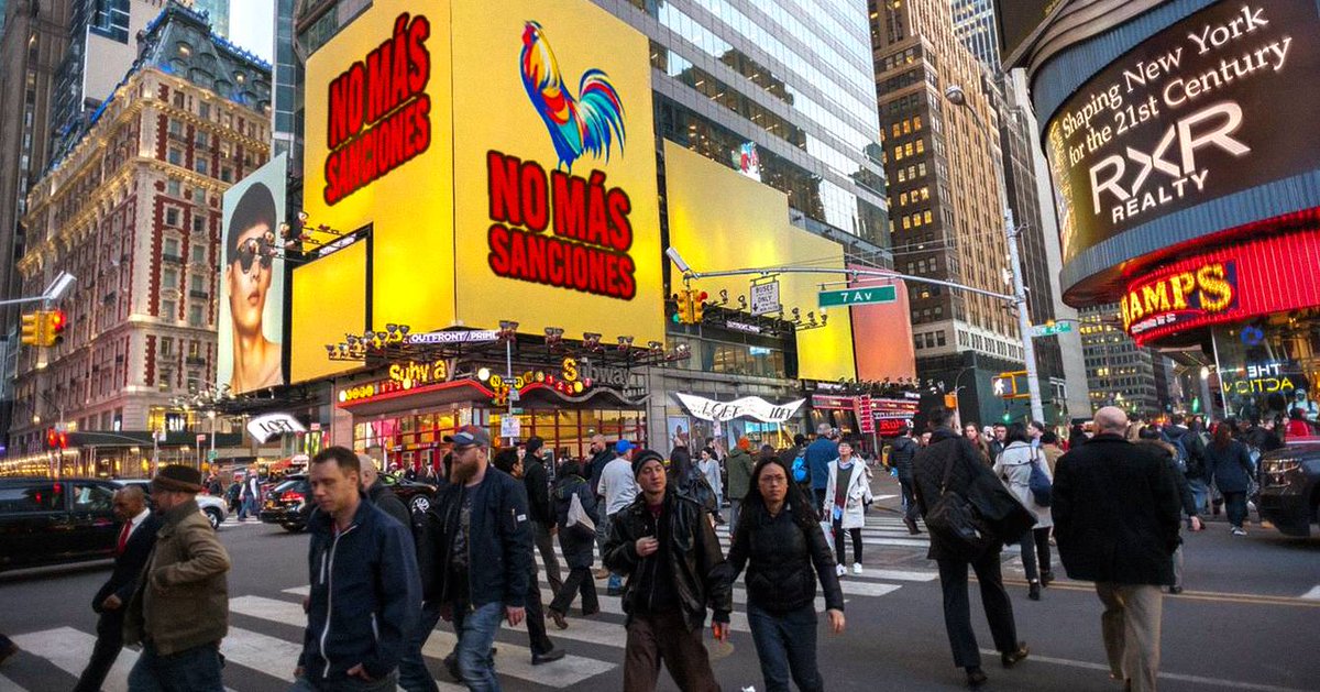 ChiguireBipolar's tweet photo. Gobierno paga por propaganda en Times Square para pedir que quiten las sanciones https://t.co/H5w1K7zoHa https://t.co/yvNxrM88CQ