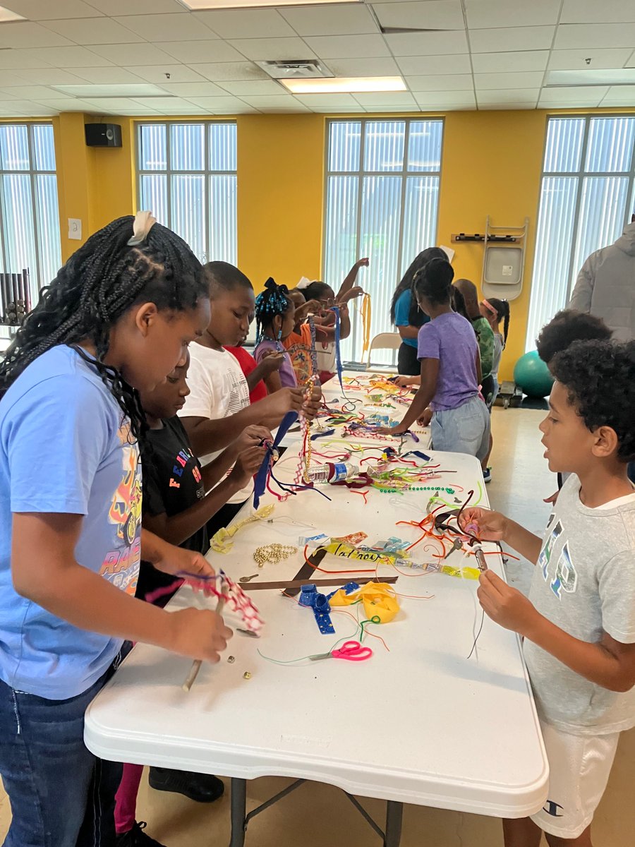 YMCABR's tweet photo. More fun at YMCA Summer Camp! YMCA Summer Camps at the Y offer the campers countless opportunities to laugh, learn, lead, make lasting friendships and have FUN! #ForYouthDevelopment https://t.co/YcE72jGEnC