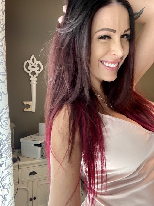 I&rsquo;m thinking and thinking&hellip;..how do I re pay my love to my Wolfpack? Well 1) the hottest 🔥 live and saved<a href="/tag/maryjane"class="tags"><span>#maryjane</span></a><a href="/tag/herbs"class="tags"><span>#herbs</span></a><a href="/tag/sage"class="tags"><span>#sage</span></a><a href="/tag/sundress"class="tags"><span>#sundress</span></a><a href="/tag/grinder"class="tags"><span>#grinder</span></a><a href="/tag/ba"class="tags"><span>#ba</span></a>