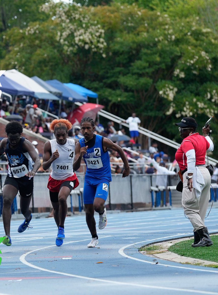 senorr_'s tweet photo. End of Summer Progression 
400m - 53.00 to 51.7
800m - 2:05.16 to 2:02.3 https://t.co/Z1e7Ms89Dj