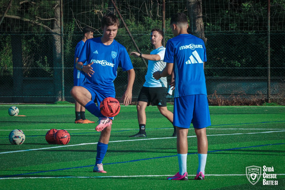 SCBFurmazione's tweet photo. Ghjornu di ripresa per i giovani #U17 Naziunali è #U18 R1 in Borgu ! 📸 💙 https://t.co/vppxCXRp9I