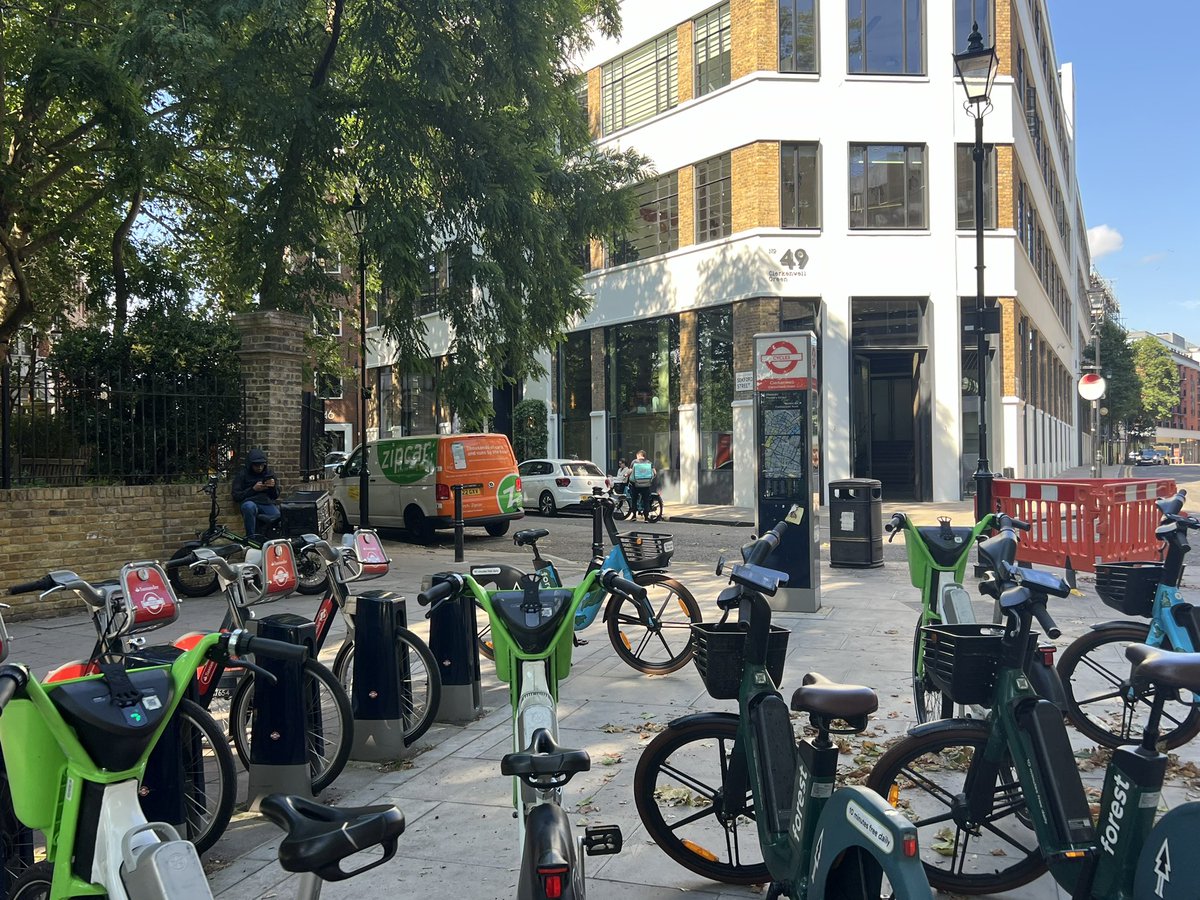 A mobility hub in London, stumbled upon by my daughter. <a href="/ZipcarUK/">ZipcarUK</a> <a href="/Santandercye/">SantanderCycling</a> <a href="/TfL/">TfL</a> 

Multimodal convenience for all