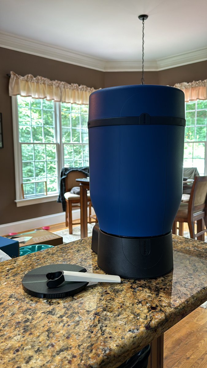 <a href="/PinterFreshBeer/">Pinter</a> - We’re brewing 

Subscribe so you don’t miss our 1st review of the system (Dark Matter stout this time). I’ll be brewing the IPA shortly (Yeastie Boys Bigmouth). 

There will be a tasting episode with friends later. 

Youtube.Com/@growintheglass 

🍺🍻👍🏻