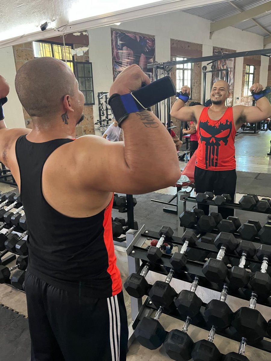 Exhibete (Clean Version) tweet media