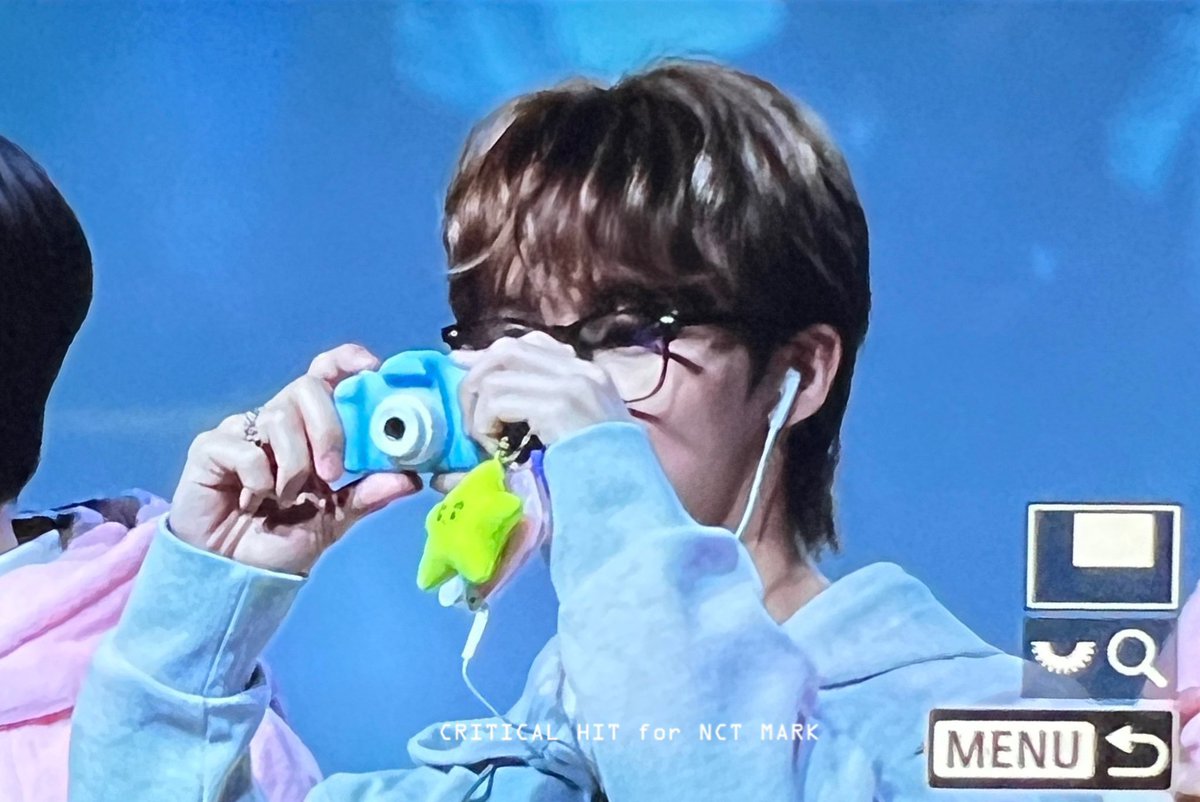 peach2142's tweet photo. 재맠 이거.. 완전 정이사님이랑 연하 애인 같잔어
애인 있냐는 직원들 물음에 그냥 씩 웃고 넘어가고 마는 사람이..
핸드폰 안에는 저런 말랑 콩떡같은 대딩 애인 사진이 가득일 거 같다고..
친구들한테 도둑놈<소리 들으면 반박 대신에 고개나 끄덕이다
연하애인한테 나 도둑놈이라던데<할 거 같다고 https://t.co/bR0WaW4kdT