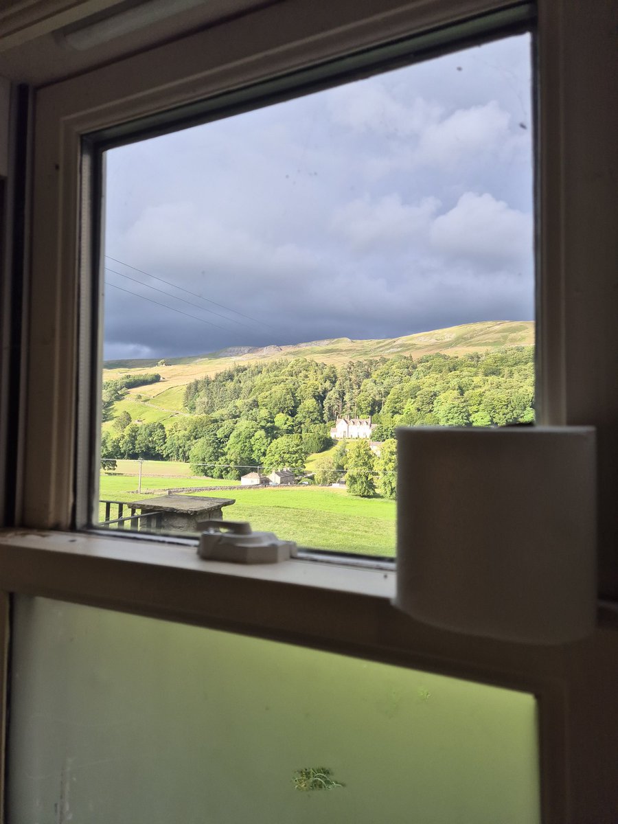 GaryGso4's tweet photo. #Loowithaview #Reeth @WoodlandNomad doesn't get any better 🚽🤠⭐️ https://t.co/uLFFe8RjMQ