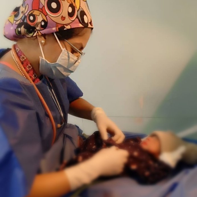 #22Jul.// Gracias a nuestro Pdte. <a href="/NicolasMaduro/">Nicolás Maduro</a>  <a href="/Hspital_SS/">Hospital Nuestra Sra.de la Caridad</a> cuenta con un equipo de médicos pediatras, en quirófano Dra. Mariana Castillo brindando los primeros cuidados al recién nacido. <a href="/Soykarinacarpio/">Karina Carpio</a> <a href="/DraShirleySalud/">Dra. Shirley Hernández</a> <a href="/MagaGutierrezV/">Magaly Gutiérrez Viña</a> <a href="/Drtovar4/">Drtovar</a> #GenteDePaz