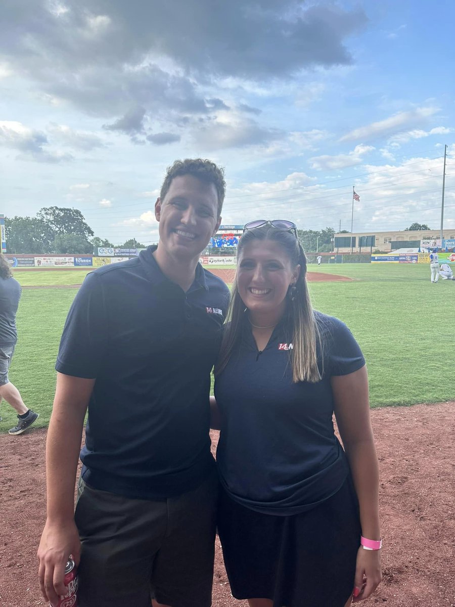 ⚾️ PLAY BALL! @14NEWS Night at the Evansville Otters <a href="/EvilleOtters/">Evansville Otters</a> baseball game was a hit! Folks from the station had fun cheering on their local baseball team. Sports Director <a href="/MaxParkerSports/">Max Parker</a> even threw out the first pitch! #GrayProud