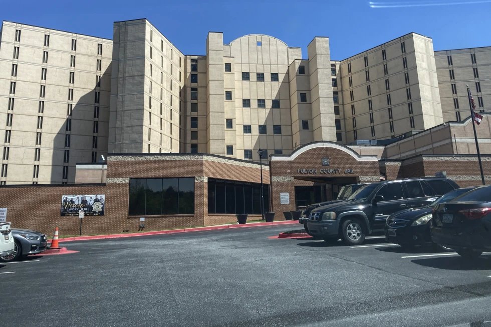 MusicSuiteC's tweet photo. National bail fund returns to #Georgia after judge says limits were arbitrary
(AP) — The Bail Project, a national #nonprofit that aids thousands of low-income people behind bars, said Monday it is reopening its Atlanta branch
#BailProject #Atlanta
https://t.co/wa9oPKPMeb https://t.co/BgesWnw1Z9