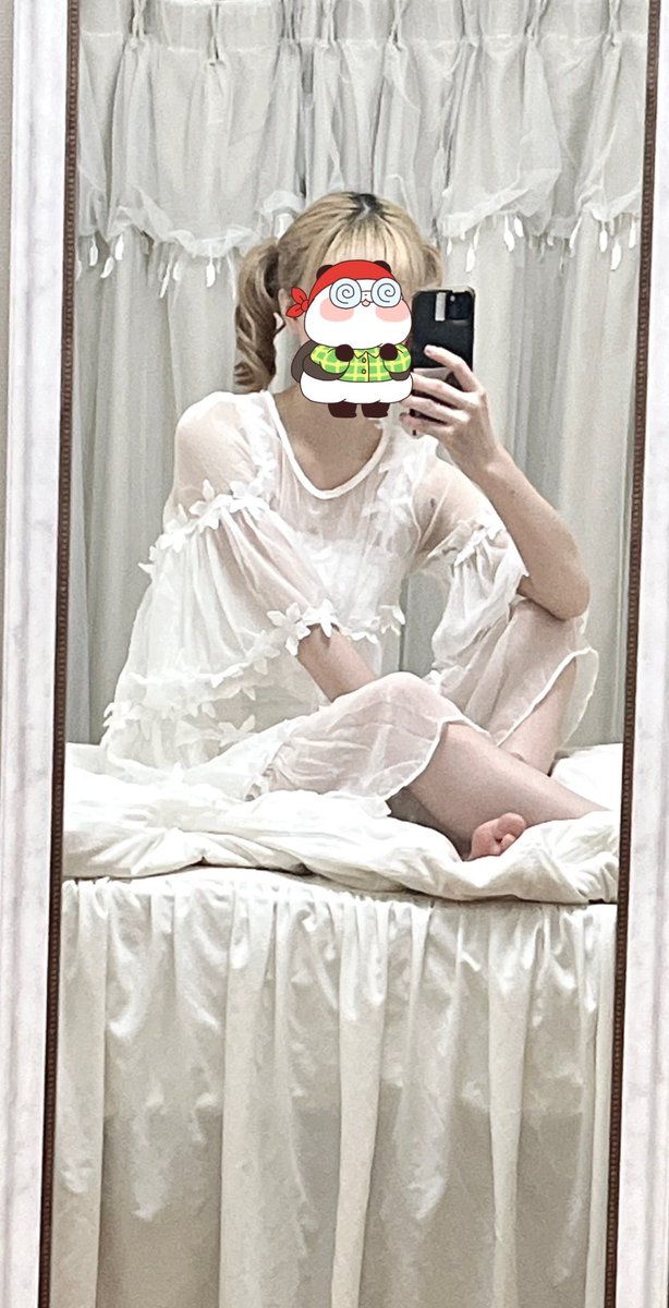 DourKu's tweet photo. ジェシカの髪とお揃いしてみた 完全に深夜テンション過ぎる୧⍢⃝୨
夏のパジャマ透け感あって可愛いの多いから好き   #人狼j https://t.co/bwNlniyGMQ