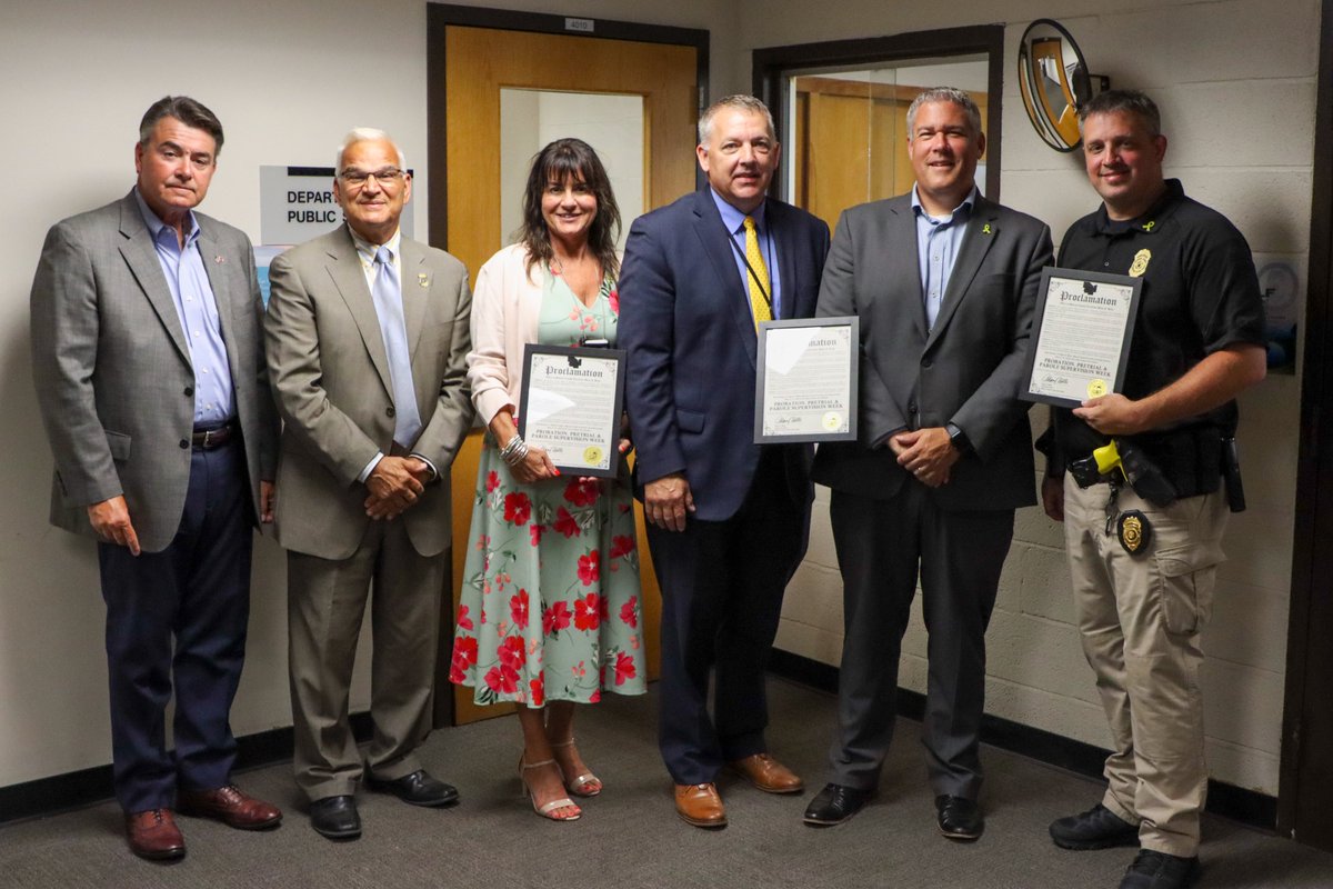 CountyExecBello's tweet photo. It's Probation, Pretrial and Parole Supervision Week! Our officers foster safer communities and support rehabilitation, including our nationally recognized JEDS program, which is lowering youth recidivism rates. Join me in thanking them for their service! https://t.co/X39h4OTpDr