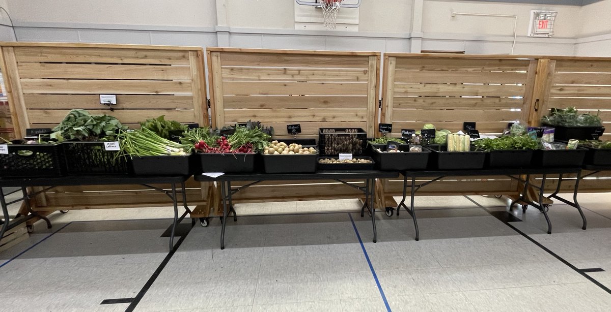 Congratulations to our partners at @EatonvilleFamilyAgency! They've added a market-style food pantry alongside their drive-thru services, which allows customers to select the foods they need. This is a big step towards providing more personalized and dignified food assistance.