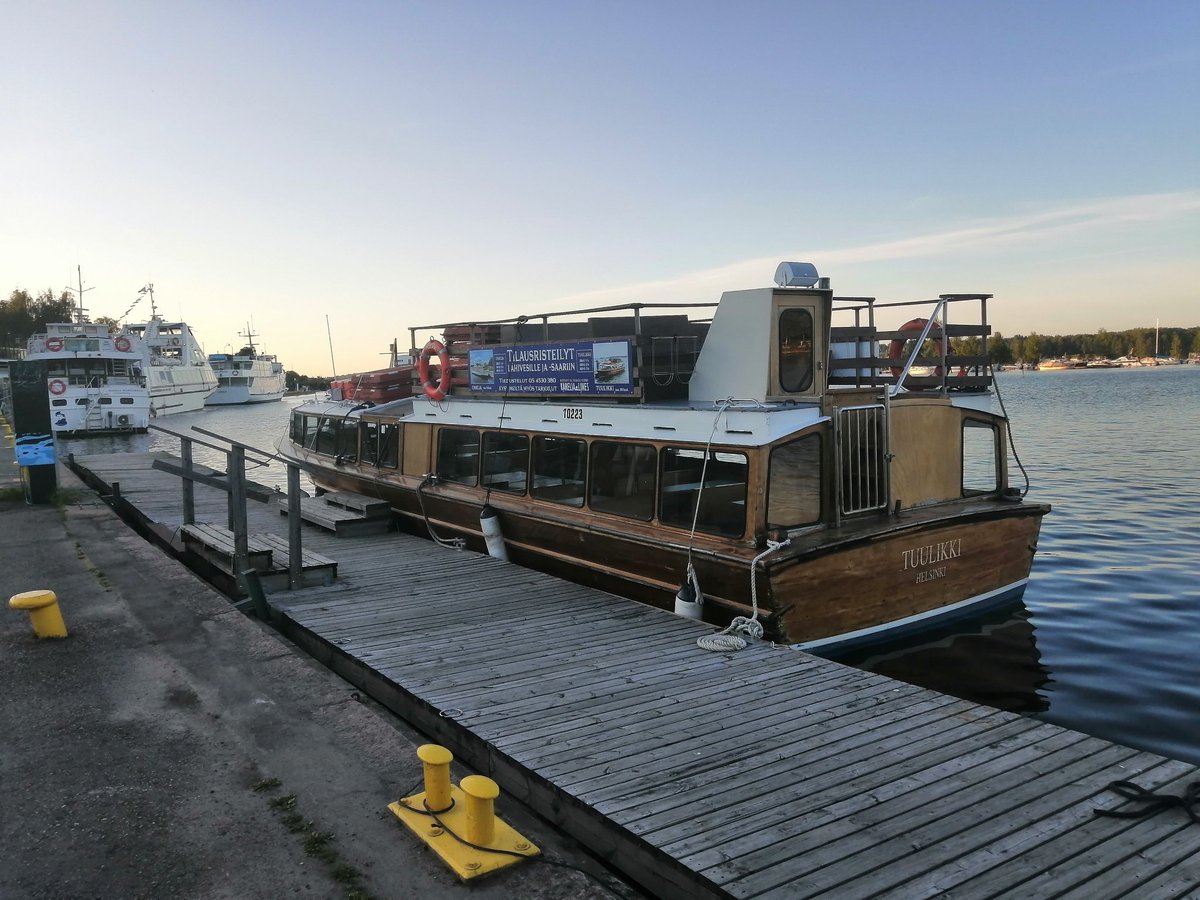 Voisiko tämä Lpr satamassa oleva Tuulikki (kotisatama Helsinki) olla vanha Korkeasaaren ja/tai Suomenlinnan alus? <a href="/pekkasauri/">Pekka Sauri</a>?