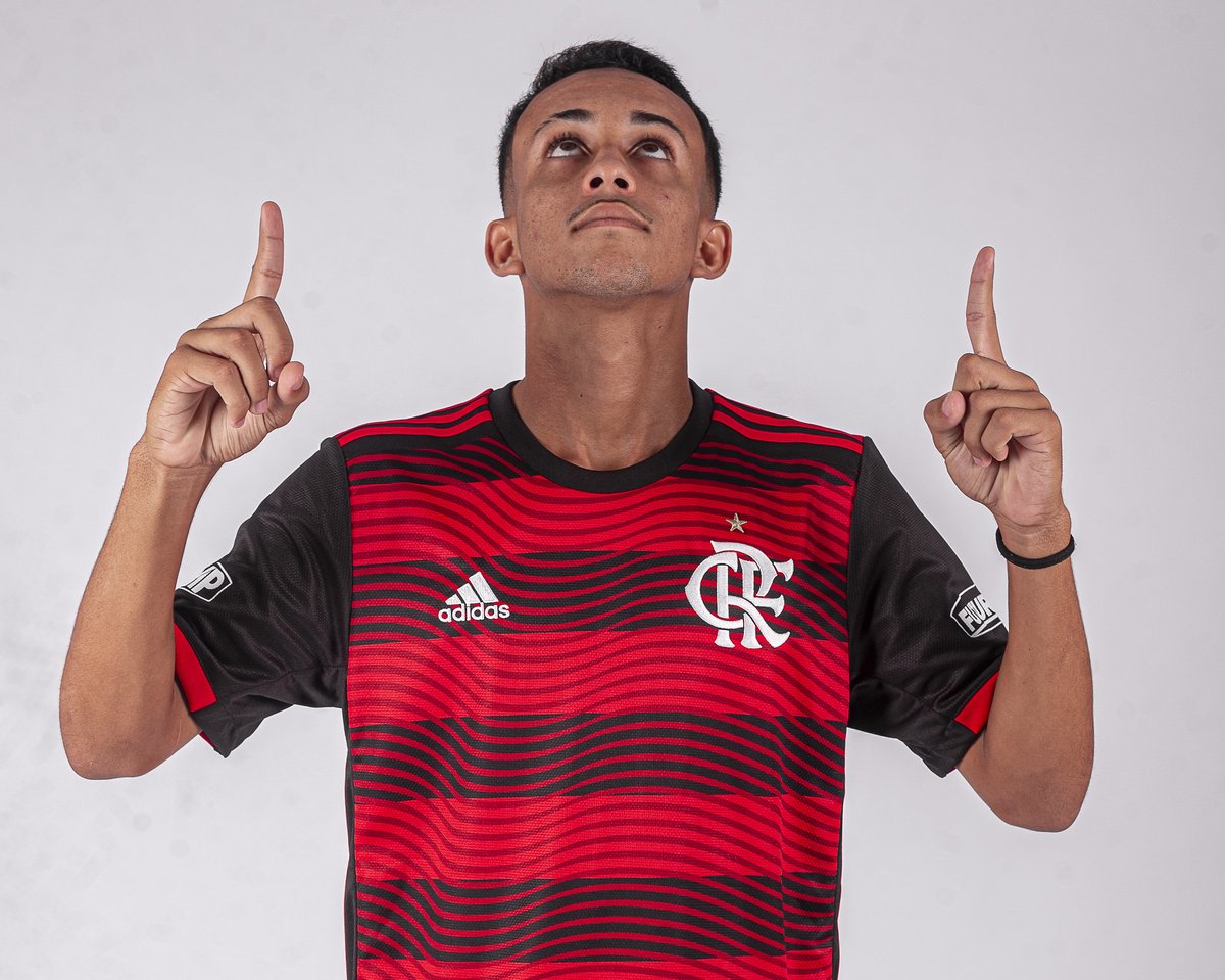 Matheus Gonçalves diz que recebe dicas de Arrascaeta: “O David, já viveu muita coisa. Gerson também dá conselho para a gente. Luiz Araújo, que é da minha posição. Arrasca diz: ‘Quando eu era mais novo, era assim igual a você. Tem que fazer isso e isso…’ 

Foto: Marcelo Cortes