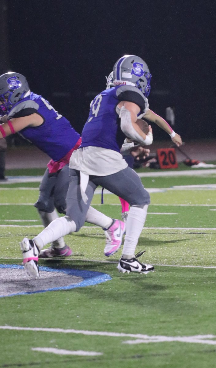 GBSW_Football's tweet photo. Proud to introduce our Team Captains, first with Senior Braxton Murphy!

What his teammates said about him…

“Everytime I see him doing something, it’s the right thing”

“A model Southwest Football player”

“Committed to the team &amp; cares for everyone”

Congratulations, Braxton! https://t.co/btaplfeMqu
