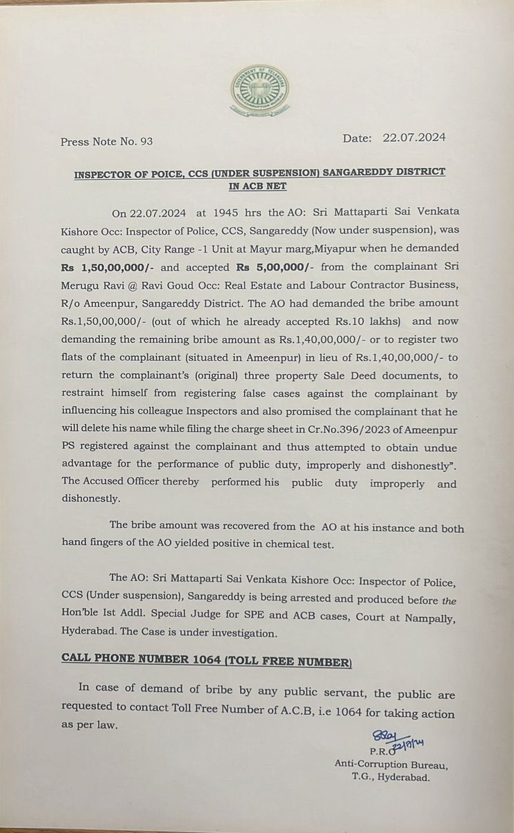 jsuryareddy's tweet photo. A Suspended #Corrupt Inspector in #ACBnet
The Anti Corruption Bureau (#ACB) Officials caught M. Sai Venkata Kishore, Inspector of Police (Under Suspension) from CCS, Sangareddy for demanding ₹1.5 Cr and accepting ₹5 lakhs to return property documents and avoid false charges against a real estate contractor.
: @CVAnandIPS
#AntiCorruptionBureau #Telangana #Corruption #Bribe