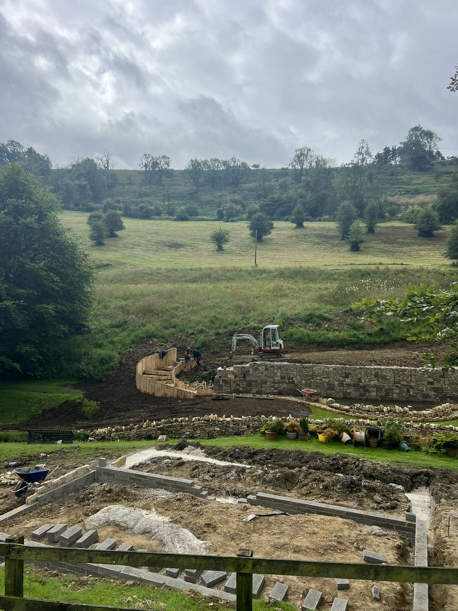 info_addis's tweet photo. A few shots of our latest project in North Yorkshire 👍 #gardendesign #landscaping #oaksleepers #garden #GardeningX #gardens #YORKSHIRE  #diggers https://t.co/RwtVKnBIUs