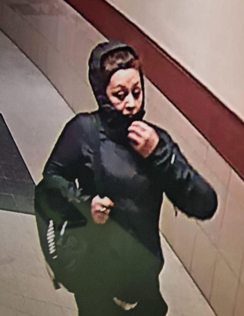 Katika23291654's tweet photo. HAGAN VIRAL

EL ROSTRO DE QUIEN SE ROBÓ EL BEBÉ DEL HOSPITAL DE TEMUCO!!
#temuco #Robo #bebe https://t.co/Gje2kYTZs5