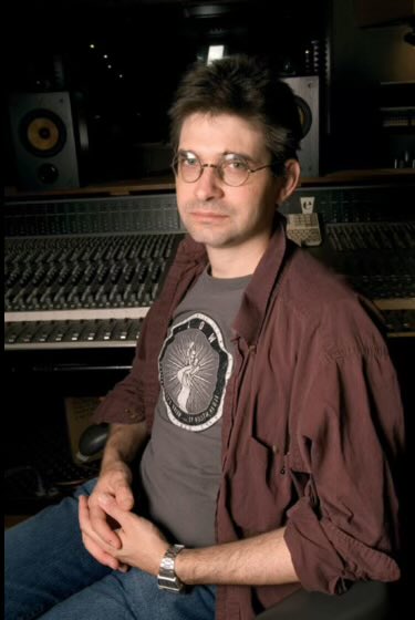 lowtheband's tweet image. #ThankYouSteveAlbini ,
On behalf Mim (the toothbrushinest gal he’d ever met), Zak, Tom, and myself.

Meet your heros - sometimes they end up being great friends. 

I don’t know who took this photo but it sure brings tears of gratitude.