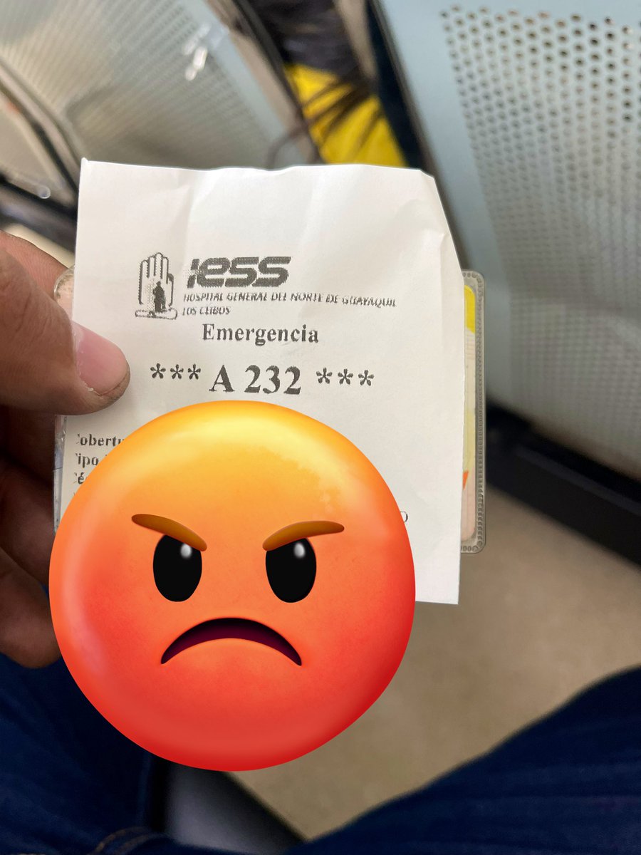 FerVallejo94's tweet photo. @IESS_Ceibos llegue por un accidente de moto ensangrentado y me dieron un turno de 3 horas de espera y me vieron hasta con sangre y moretones que pésimo servicio por eso lo publico es una porquería. https://t.co/aa32gZZa4Z