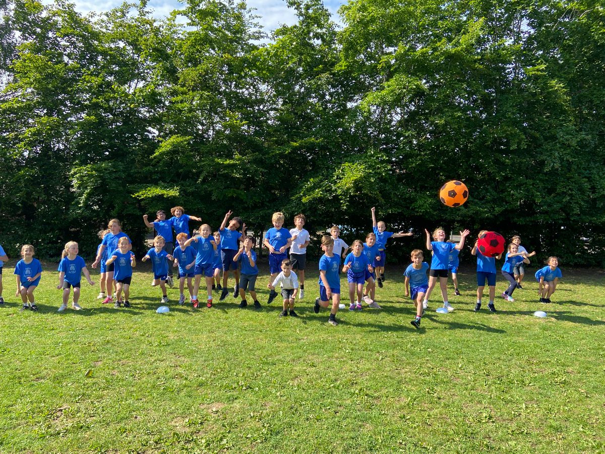 OakfieldFirstPE's tweet photo. Year 3 were lucky to have some amazing coaching this term and enjoyed a variety of activities @Windsor_SSP @oakfield1st_sch https://t.co/qTRldJdqcw