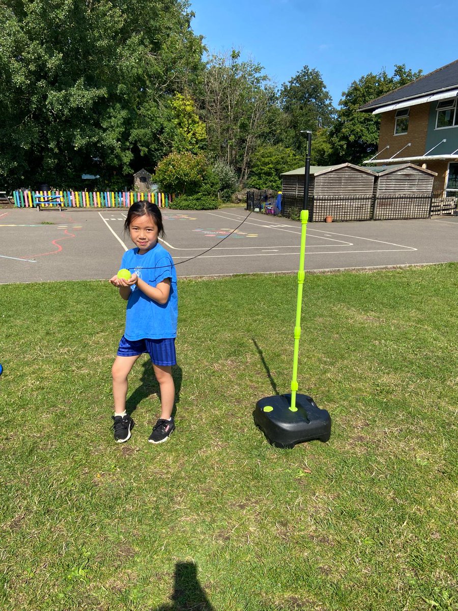 OakfieldFirstPE's tweet photo. Year 3 were lucky to have some amazing coaching this term and enjoyed a variety of activities @Windsor_SSP @oakfield1st_sch https://t.co/qTRldJdqcw