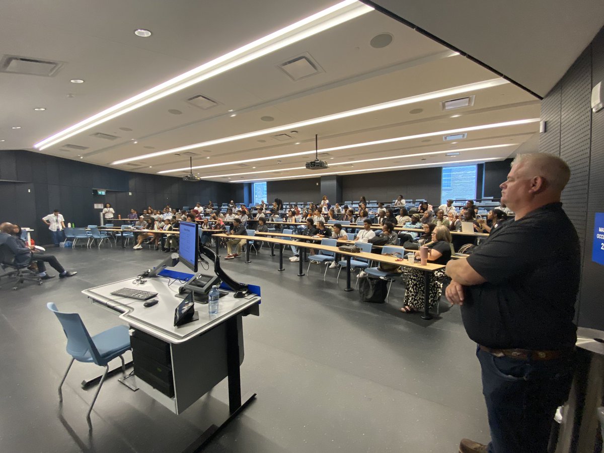 tdsb_cebsa's tweet photo. Today, our Junior Leaders and Peer Mentors are @TorontoMet for professional development sessions &amp; Youth Participatory Action Research. Many thanks to our speakers &amp; guests. The Black Student Summer Leadership Program welcomes @BOLTfoundation.

#tdsbcebsa #TDSBSummer2024 #BSSLP https://t.co/OKjMMFUV9s