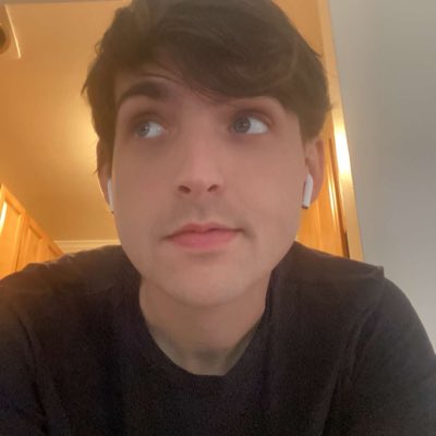 Clehtaun's tweet photo. #NewProfilePic It was about time for an update 😬 https://t.co/wMaIYL8mhR