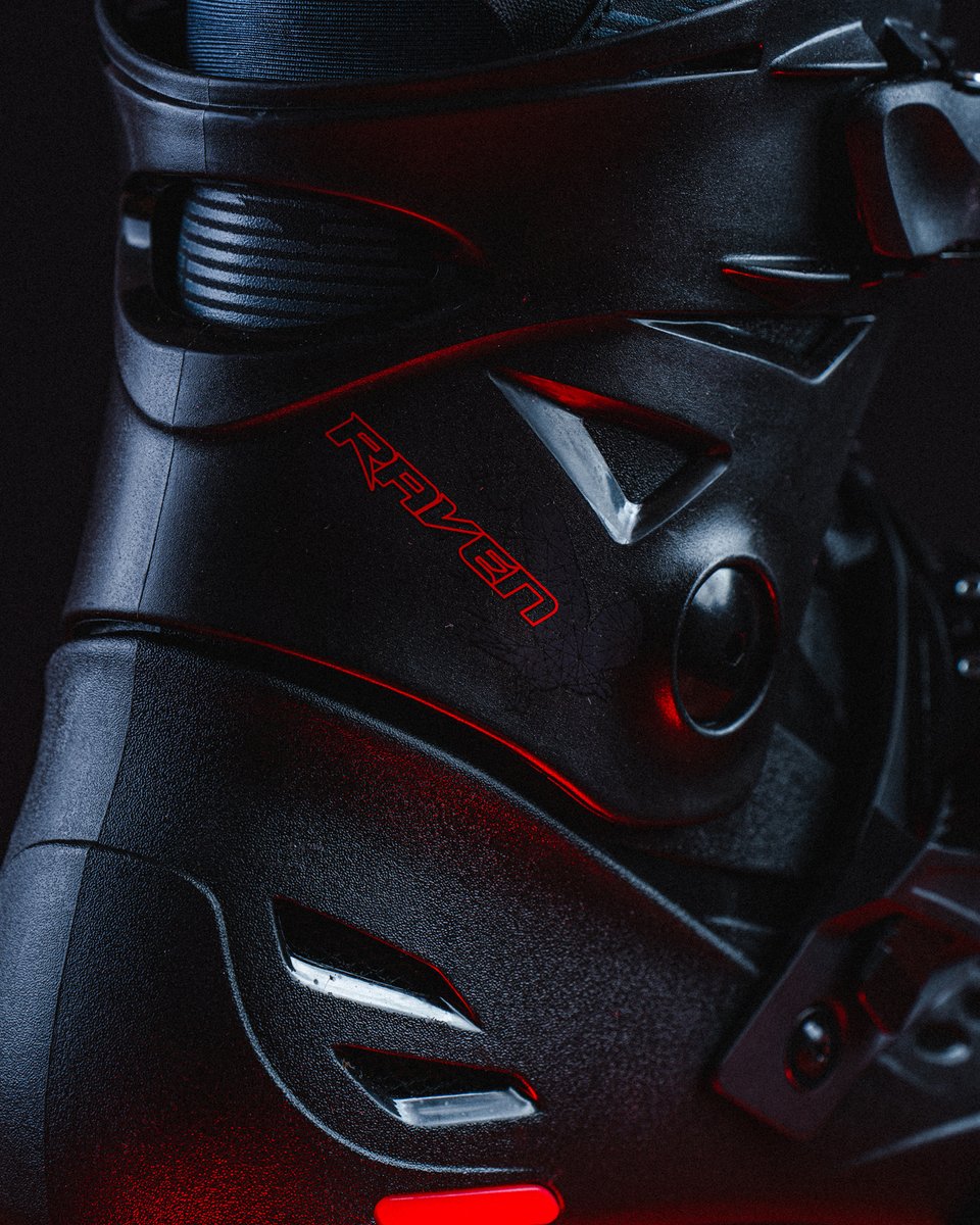Introducing the new Flying Eagle RAVEN Black fire - Bring up the heat 🌡️🔥 Now available worldwide. #FlyingEagleSkates #FlyingEagleRAVEN #InlineSkating