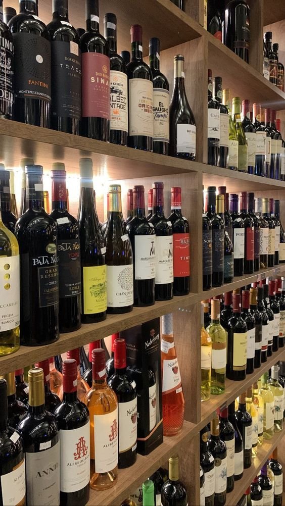 Ruttoy's tweet photo. Which country's wine is your favorite?
#winedrink #MondayDevotion #Delta https://t.co/PrKXpbwT8y