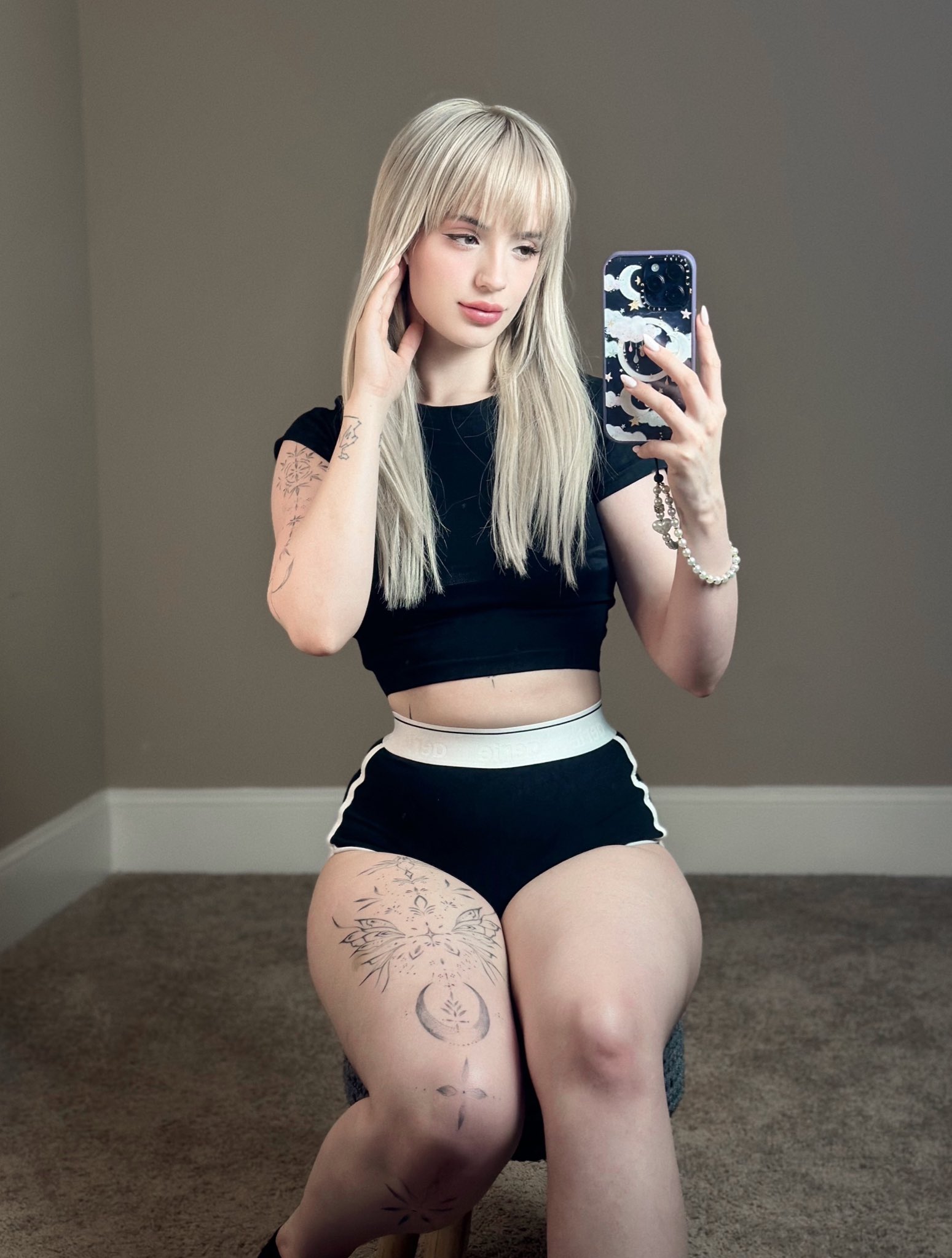 Leesi ☽ꨄ︎☾ on X: do u fw girls built like mewtwo? t.coOTEcuA0Rbq   X