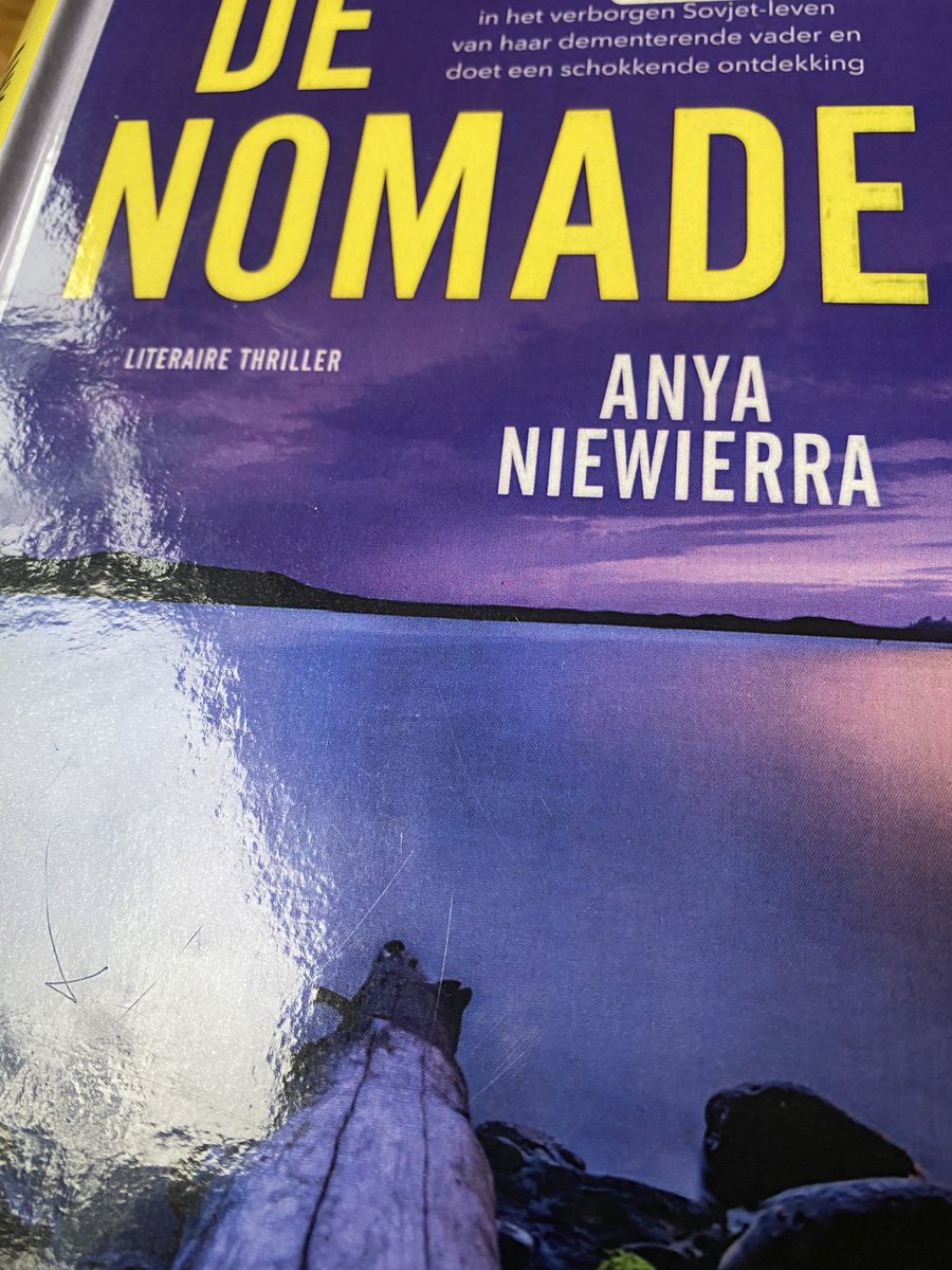 Moet uit. Zo snel mogelijk. Wat een #boek #deNomade #zomerboek 2024