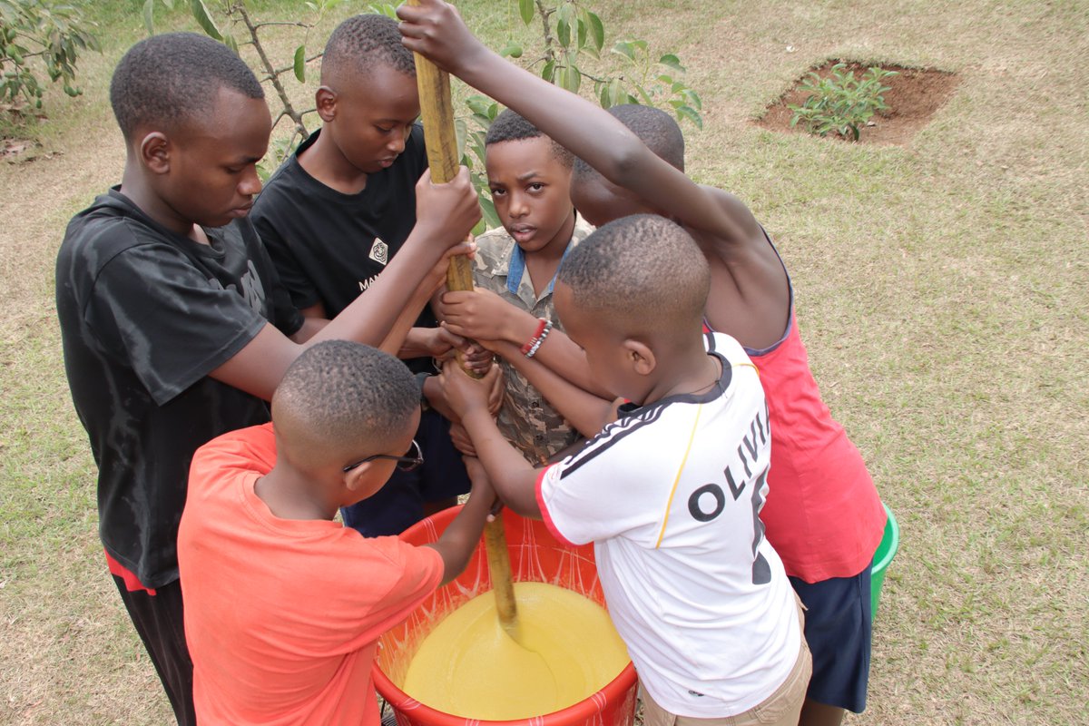 GSF_RC's tweet image. On day 3 of Boys to Men @GSF_RC Campus, boys worked in pineapple fields,cleaned,and made liquid soap.1/4 finals kicked off in football and basketball. @HubertSugira interacted with boys on"How you behave at home determines how you behave outside."@anumino @EquiBridge @jiburwanda
