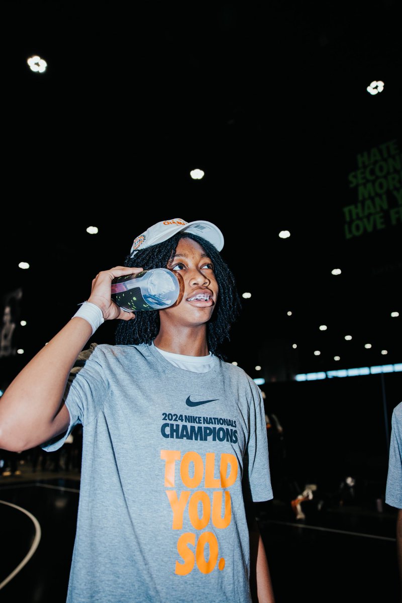 NikeGirlsEYBL's tweet photo. Congratulations to our 15u EYBL Champions @MissouriPhenom.🏆 

#2024EYBL | #NikeNationals https://t.co/v5RAjvFc0W