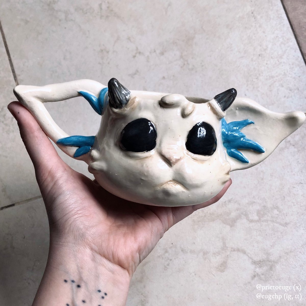 prietoeuge's tweet photo. This count as clique art right? 

Ned mug made by me 🥰 
@twentyonepilots @tylerrjoseph @joshuadun #twentyonepilots #cliqueart https://t.co/KUdbmYuoQc