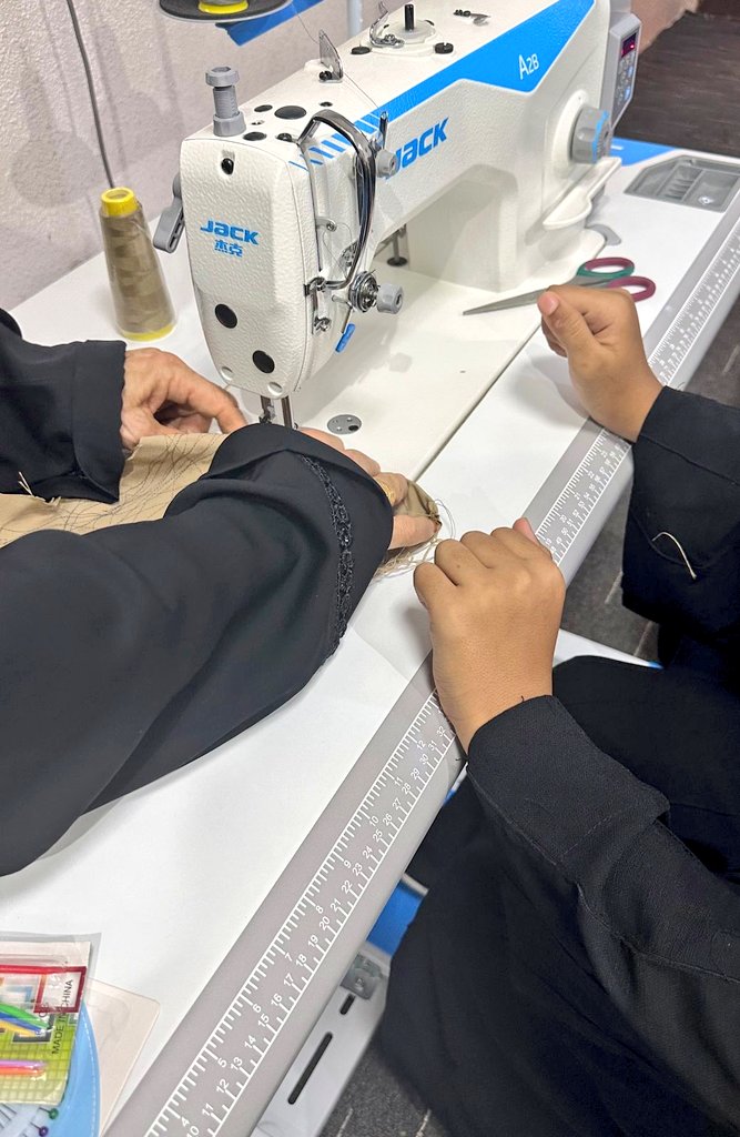 LSDC_org's tweet photo. #يحدث_الآن
#جمعية_التنمية_الاهلية_بلينة
بالتعاون مع
@taltq_org
 #جمعية_تمكين_القيادات

إنطلاق برنامج أنامل مبتكرة
في #لينة
بدعم مؤسسة العنقري الخيرية
دورة الخياطة 
#الحدود_الشمالية
#لينة https://t.co/0nY9hS9ZpY