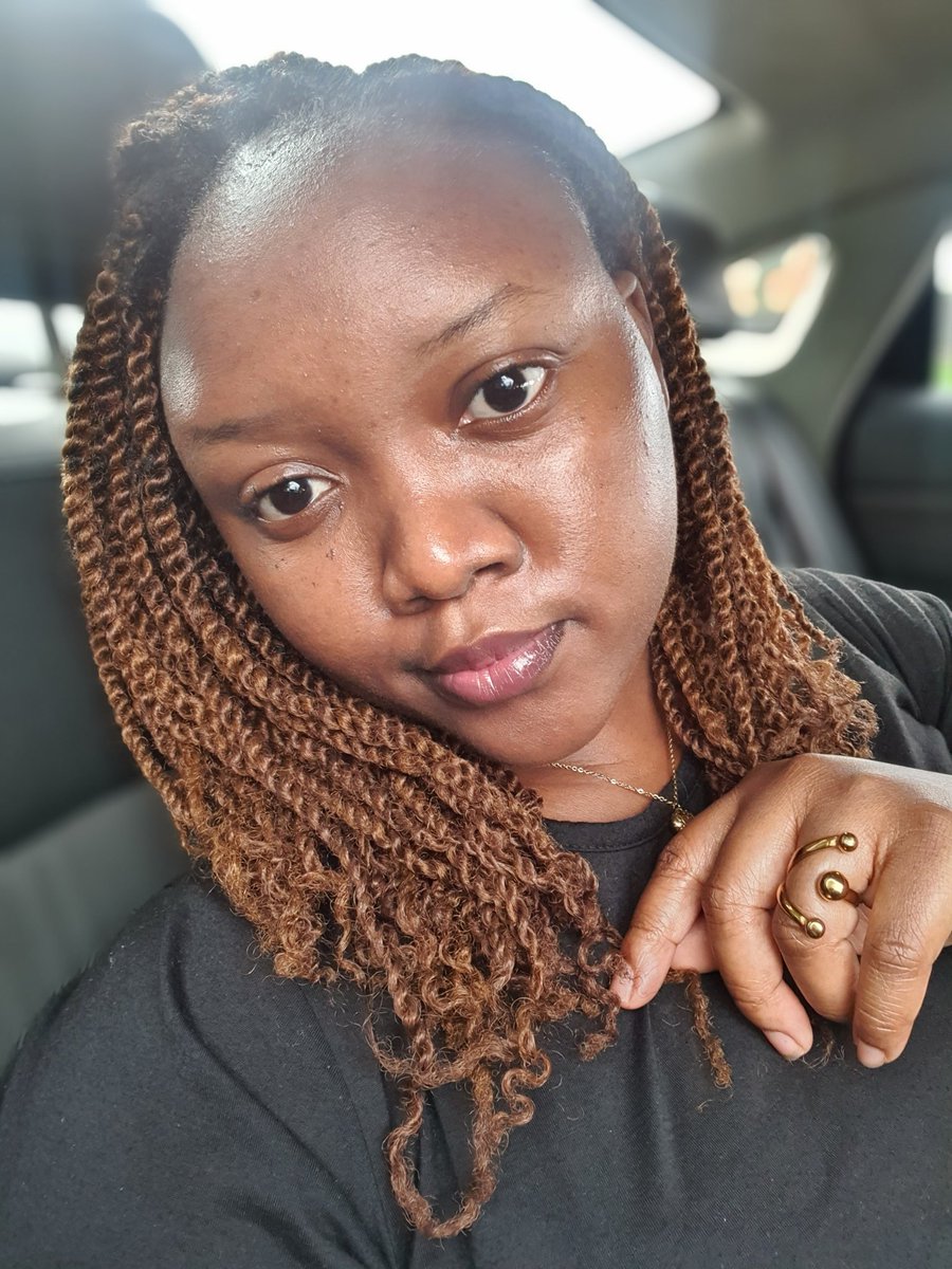 AdeyemoIfe's tweet photo. In the midst of understanding the how and whys of life, there is maintaining beauty 💁🏾‍♀️ https://t.co/TvrvqwYtnb
