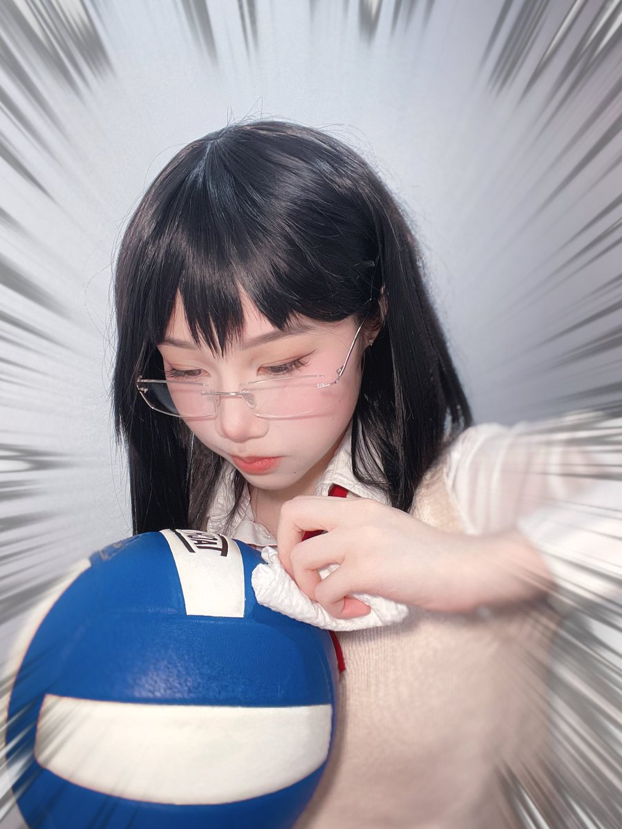 airis_xi's tweet photo. Kiyoko is very passionate about her manager duties 
#Haikyuu #ハイキュー https://t.co/x2wxRex3Rh