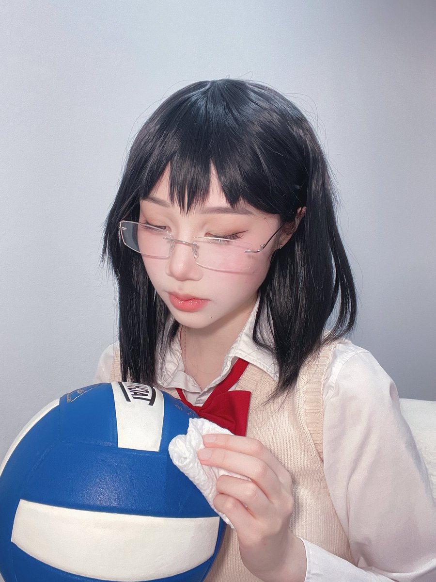 airis_xi's tweet photo. Kiyoko is very passionate about her manager duties 
#Haikyuu #ハイキュー https://t.co/x2wxRex3Rh