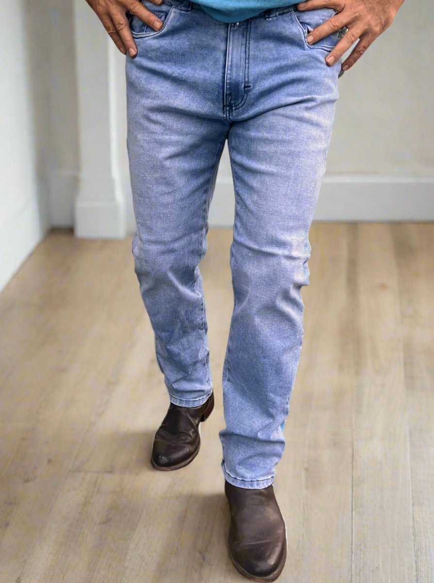 PDMXJeans's tweet image. ¡Atención, chilangos! 🚨 PDMX trae lo mejor en jeans para la CDMX 🌆 Pantalones Corte Recto Azul Cielo: comodidad y estilo en uno solo 👖💙 ¡Dale RT si ya quieres los tuyos! 🔁 Compra ya en nuestra tienda online 🛍️
#PDMXJeans #ModaCDMX #CompraYa